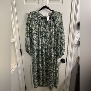 Green Floral Midi Dress with Long Sleeves